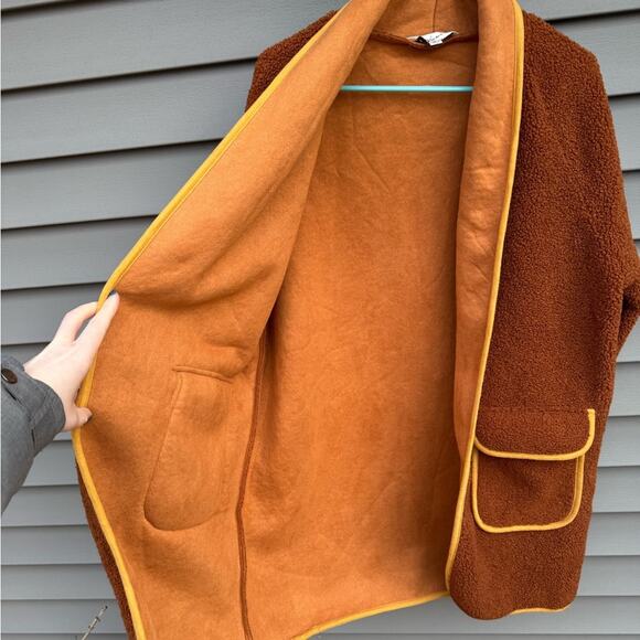 Davi & Dani size M Leading The Way Front Pocket Teddy Jacket - Camel Shacket - Picture 7 of 13